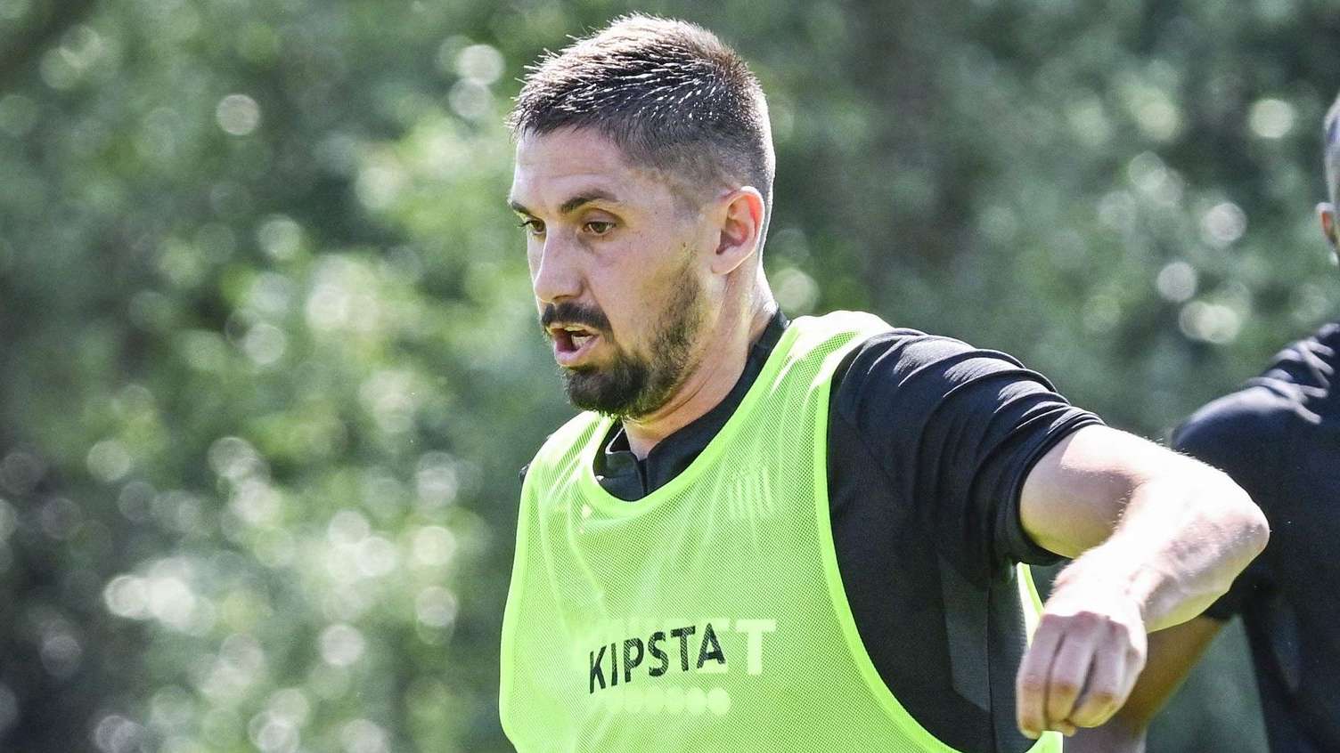 對球隊產生 對球隊產生